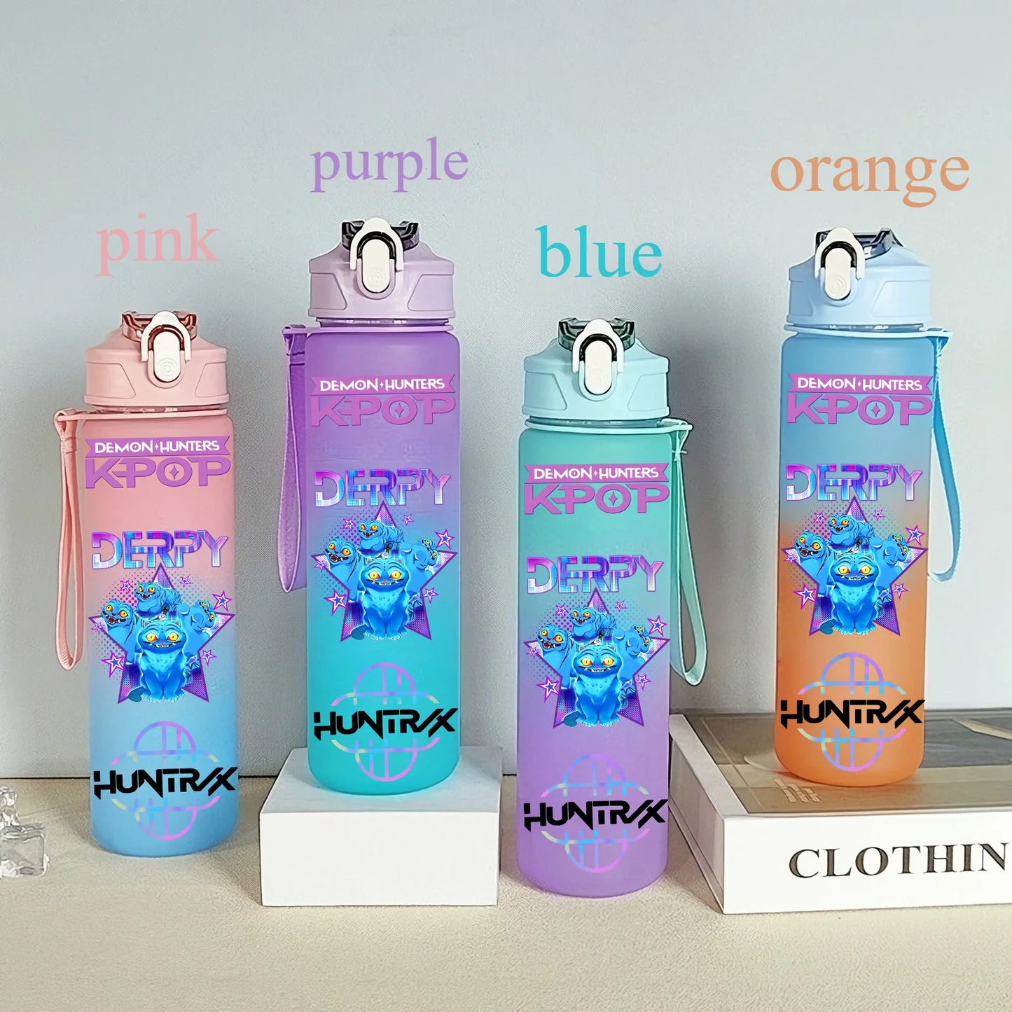 750ML K-pop HUNTR X Rumi Mira Zoey Jinu Celine Water Bottle – Demon Hunters Kpop Plastic Drinking Cup for School & Travel