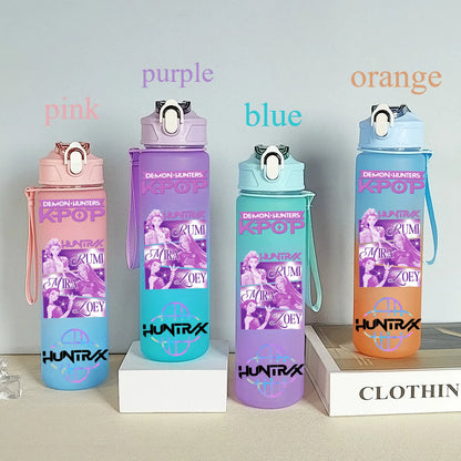 750ML K-pop HUNTR X Rumi Mira Zoey Jinu Celine Water Bottle – Demon Hunters Kpop Plastic Drinking Cup for School & Travel